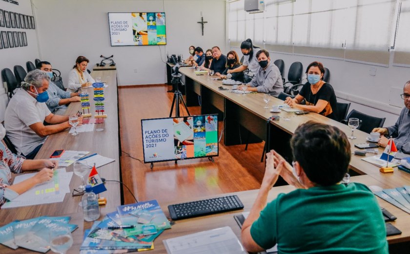 Sedetur e gestores discutem estratégias para o turismo do litoral Sul