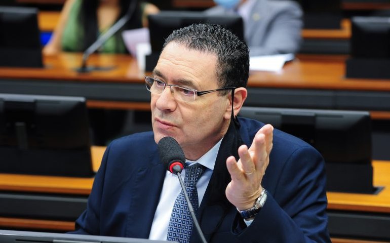 Comissão aprova projeto que exige, em embalagens e bulas, alerta para o descarte adequado dos remédios