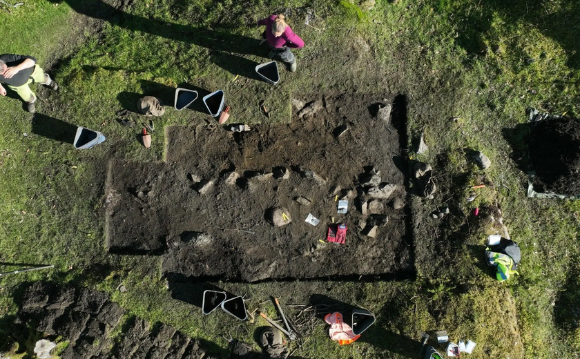 Arqueólogos descobrem túmulos de mulheres vikings ricas na Noruega (FOTOS)