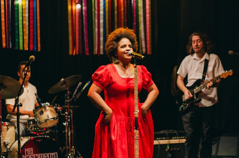 Jacintinho recebe a artista Mel Nascimento e o projeto 'Tem Samba no Coco' com atrações musicais e Bingo Beneficente no dia 06 de setembro