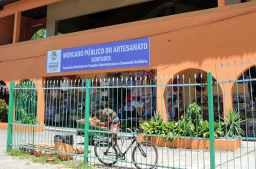 Confira o funcionamento das feiras e mercados no dia 31