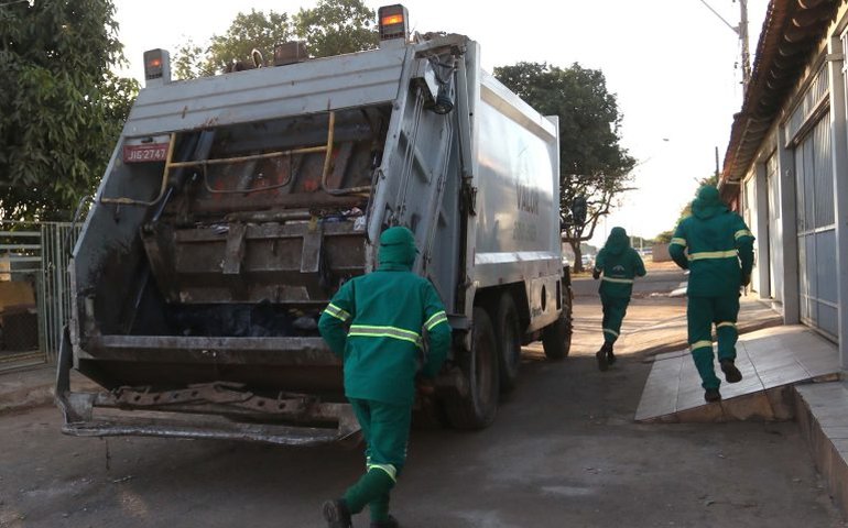 Câmara aprova piso salarial nacional de R$ 3 mil para garis e envia projeto ao Senado