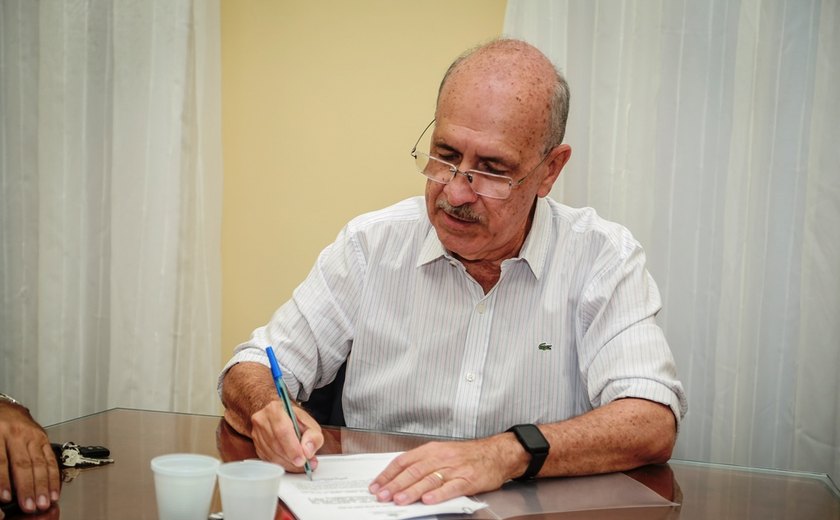 Prefeito Ronaldo Lopes finaliza PDV dos servidores do SAAE Penedo