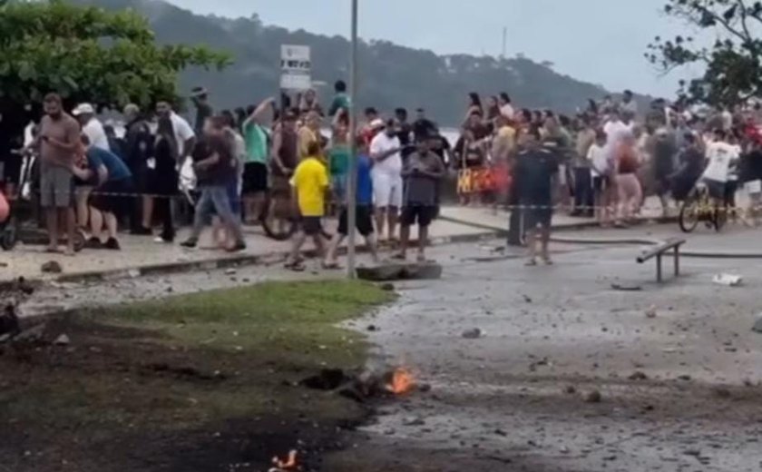 Avião de pequeno porte cai e explode em praia de São Paulo, gerando comoção e investigações