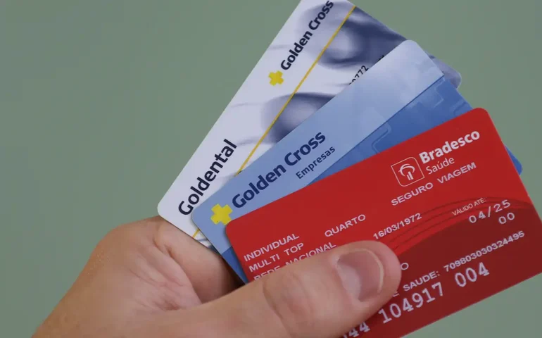 Planos de saúde ganham quase 1 milhão de usuários em 12 meses