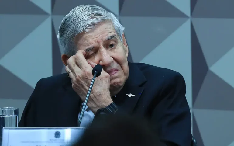 PGR traz apenas uma fala como prova de que Heleno dificultou transição governo, diz advogado