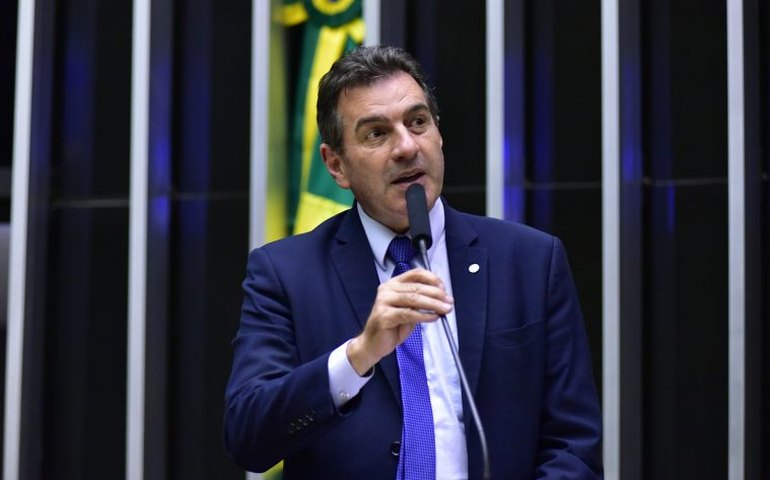 CCJ aprova projeto que permite incluir intercâmbio em horas de estágio