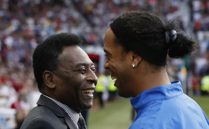 Ausência de atletas do penta e outros jogadores é sentida em velório de Pelé