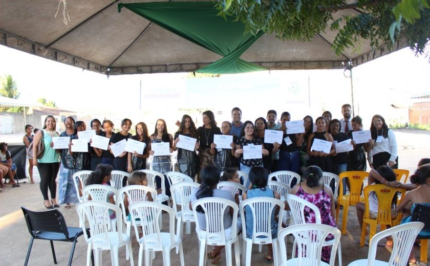 Programa “Beleza na Comunidade” é encerrado com ações no Olho D’água dos Cazuzinhas
