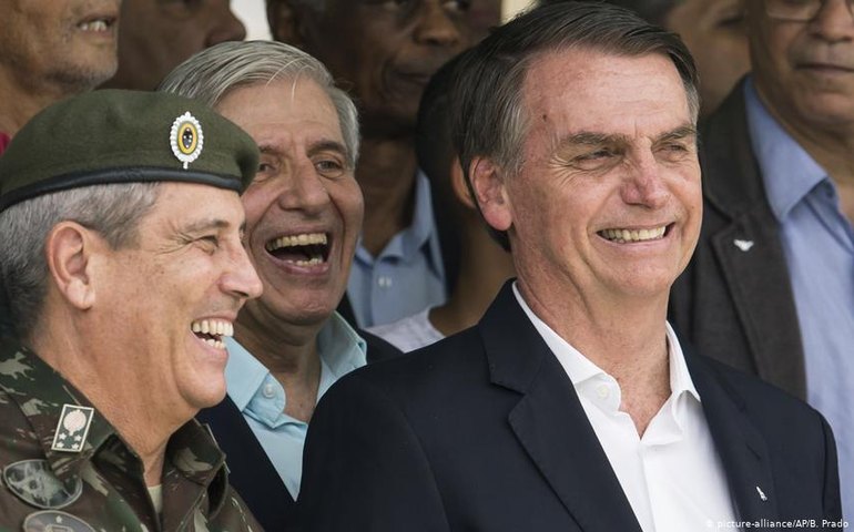 Ministros generais negam tentativa de interferência de Bolsonaro na PF