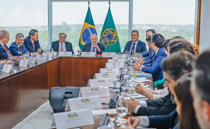 Reunião para anúncios referentes ao setor da indústria de alimentos