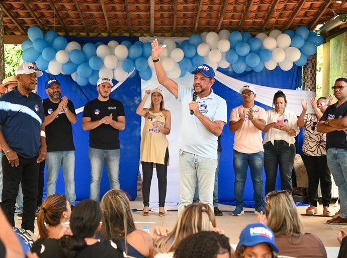 Santa Luzia do Norte demonstra apoio a Neno da Laje durante grande adesivaço