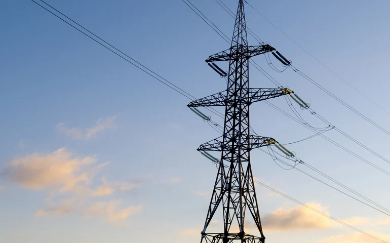 Espanha anuncia plano de 5 bilhões de euros para energia em resposta à crise no Oriente Médio