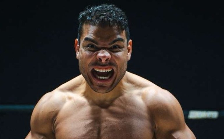 UFC 327: Borrachinha nocauteia russo, impressiona Trump e celebra com presidente dos EUA