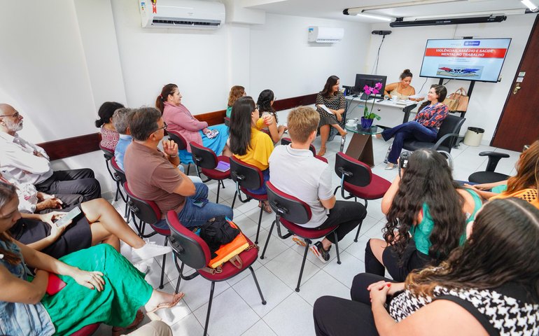  Cerest Estadual promove ação educativa sobre assédio moral no MPT de Maceió 