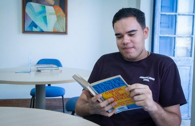 Biblioteca Pública Estadual Graciliano Ramos participa de campanha internacional de leitura