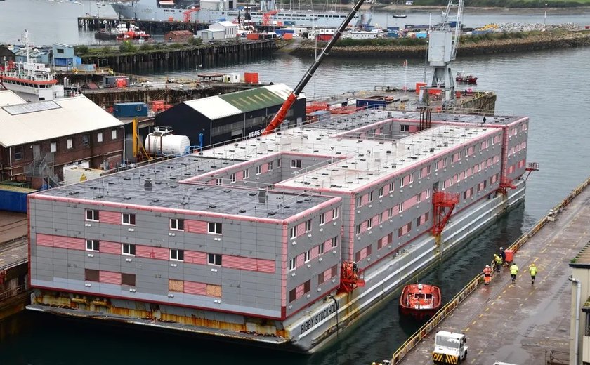 Primeiros imigrantes embarcam em