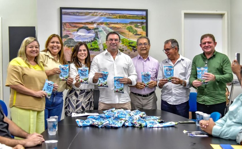 Creches e abrigos de Arapiraca recebem 20 toneladas de leite em pó