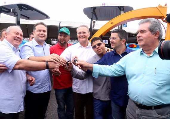 Senador Renan participa da entrega de patrulhas agrícolas mecanizadas em Messias