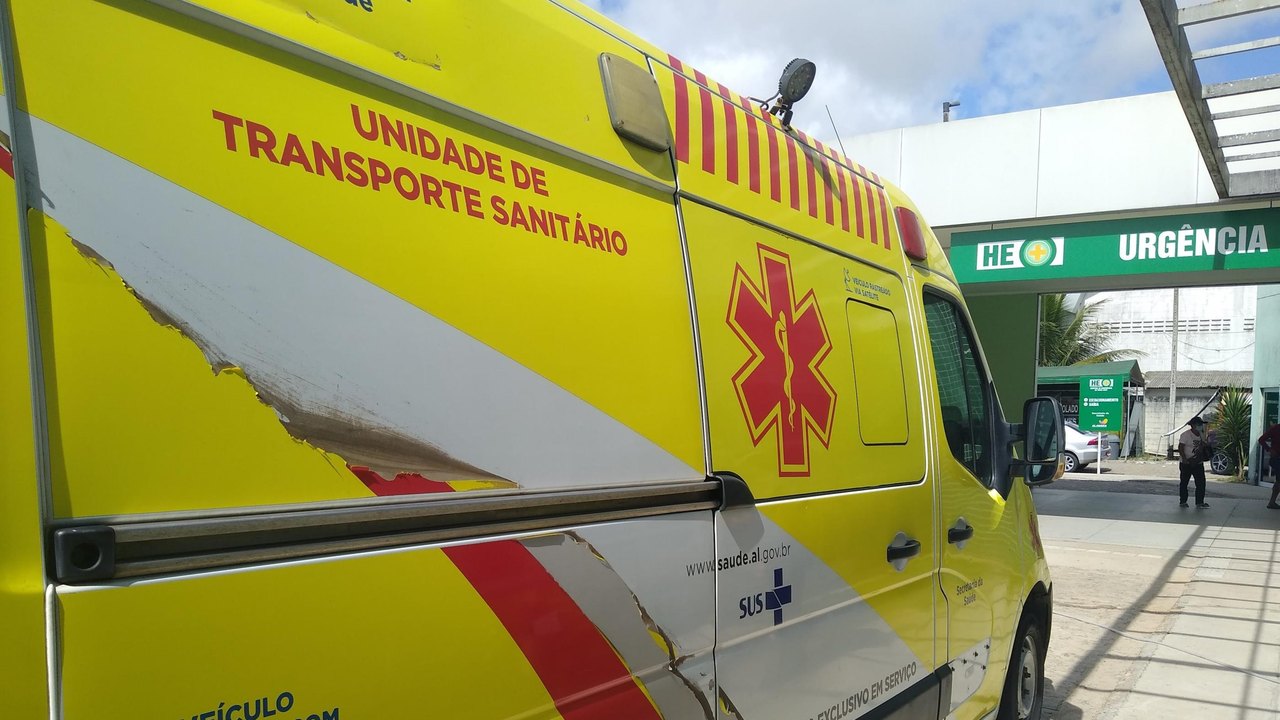 Profissionais do Hospital de Emergência do Agreste alertam motoristas sobre consumo de bebidas alcoólicas nas festas de fim de ano