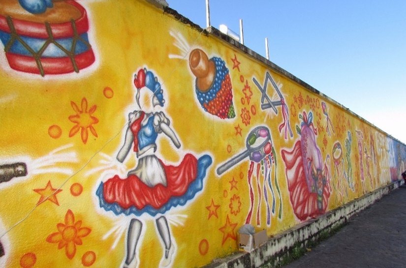 Muro do Estádio Rei Pelé homenageia riquezas alagoanas