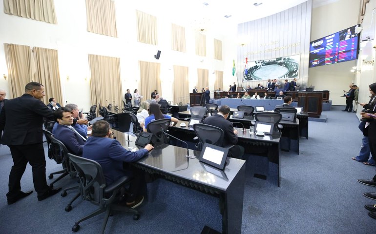 Assembleia aprova reestruturação do Corpo de Bombeiros e reajusta fluxo da carreira militar