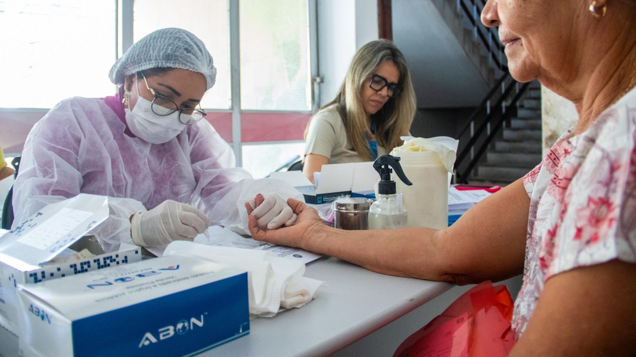 Brasil atinge metas para eliminar transmissão da hepatite B de mãe para filho e solicita certificação à OMS