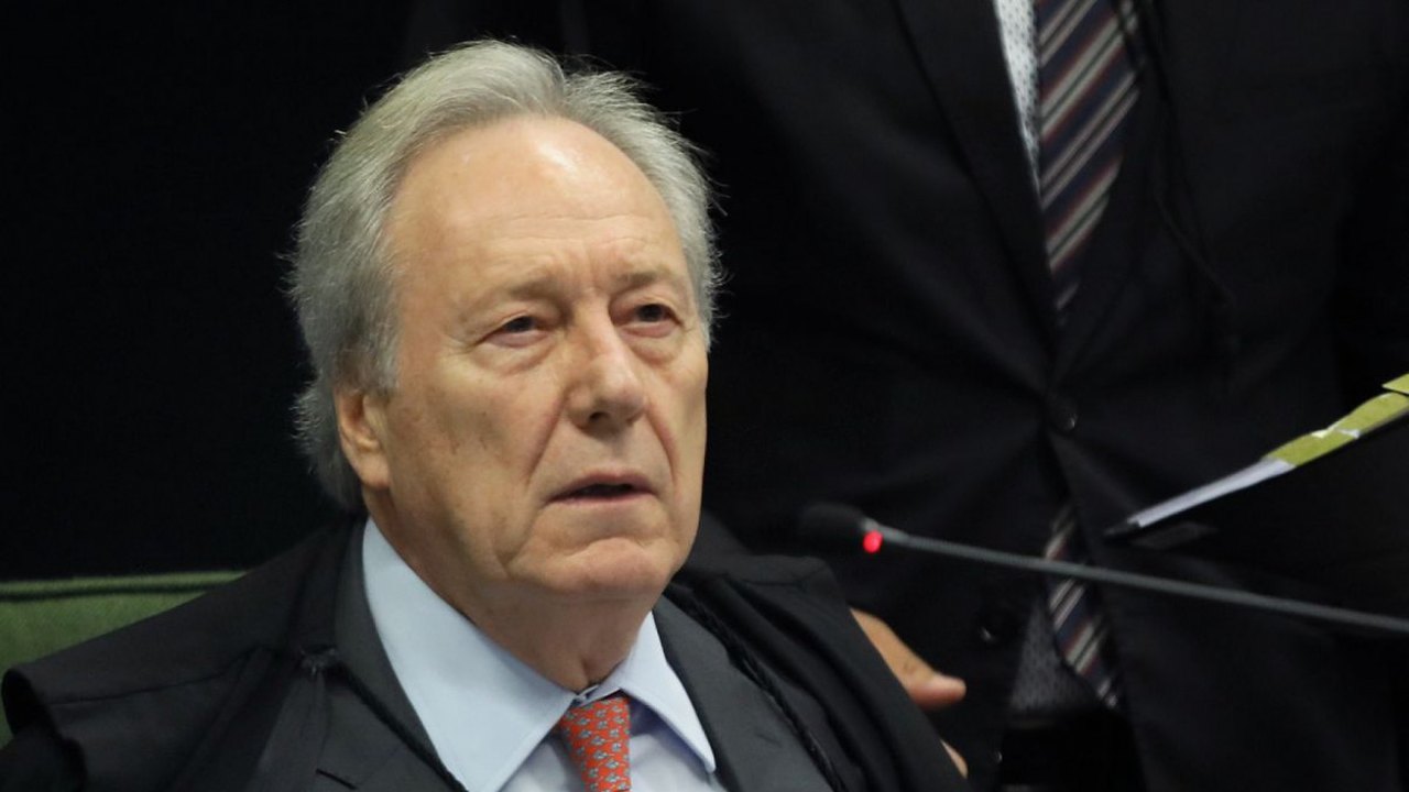 Rádios: Lewandowski rejeita notícia-crime contra Moraes por prevaricação