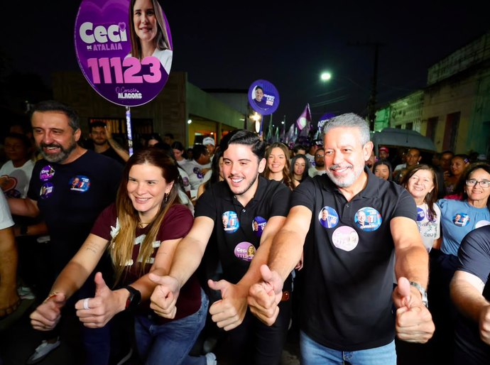 Ceci faz grande caminhada em Atalaia ao lado de Arthur Lira, Alvinho e lideranças políticas