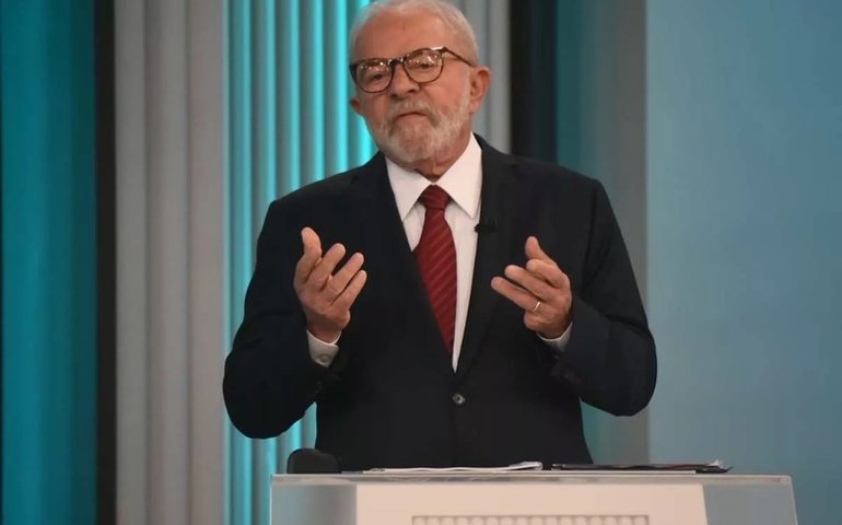 Lula usa pandemia para desgastar Bolsonaro, o qual retoma pauta da corrupção