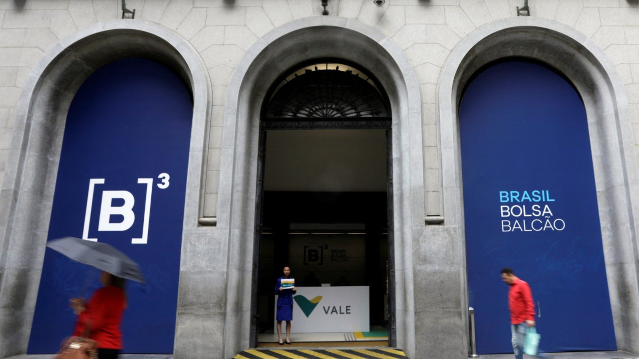 Ceni elogia jovens da base, mas pede calma para ‘não queimar etapas’ no São Paulo