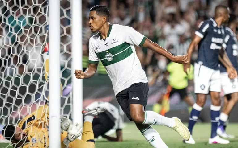Coritiba conquista primeira vitória em casa ao superar o Remo