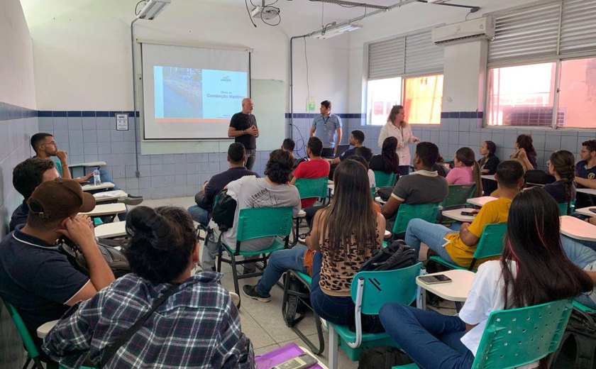 Seminfra apresenta projeto da obra de contenção marítima a alunos do IFAL