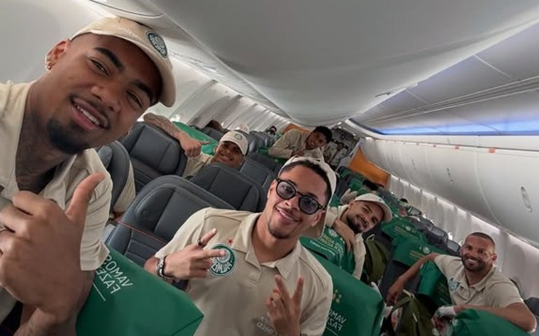 Palmeiras desembarca em Lima com elenco completo e apoio da torcida