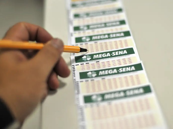 Mega-Sena acumula e vai sortear prêmio de R$ 31 milhões
