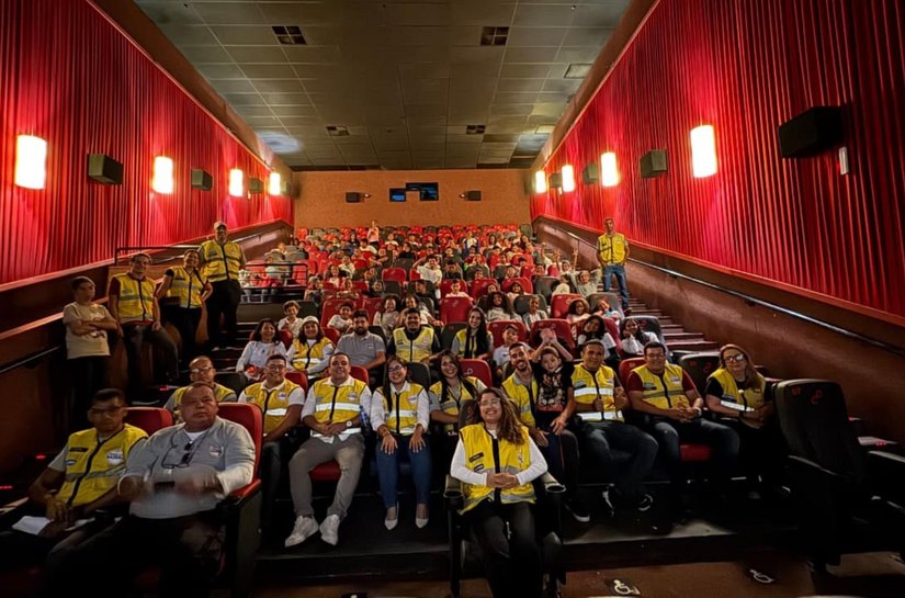 Ronda Mirim Corações da Paz promove sessão especial de cinema para crianças e encerra atividades do ano