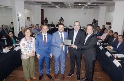 Diretor da CNI, Roberto Muniz é homenageado pelo Fonset durante assembleia em Maceió