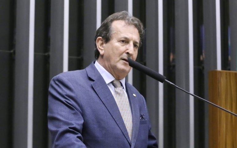 Deputados analisam projeto que facilita combate a incêndios florestais; acompanhe