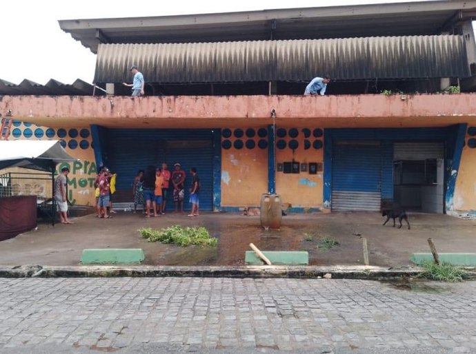Mercado provisório abriga feirantes do Jacintinho para reforma do equipamento público