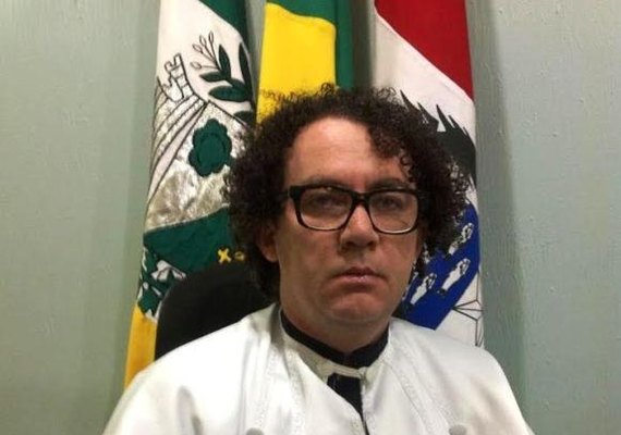 Professor Jairo Campos toma posse como imortal na Academia Maceioense de Letras