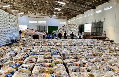 Ação de Collor garante 10 mil cestas básicas ao povo indígena em Alagoas