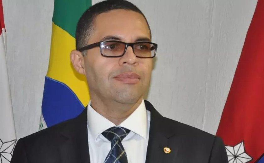 Denúncia de propaganda antecipada pelo prefeito Júlio Cezar gera resposta de promotor eleitoral