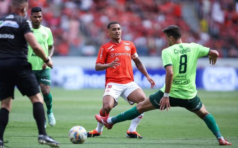 Com 'barulho' da torcida, Internacional pega embalo e vence o Ypiranga no Gaúcho