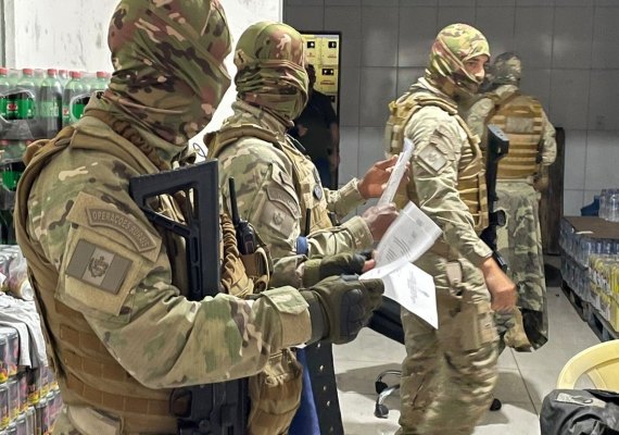 Operação cumpre mandados de busca e apreensão em mercadinho de suspeitos de matar auditor fiscal