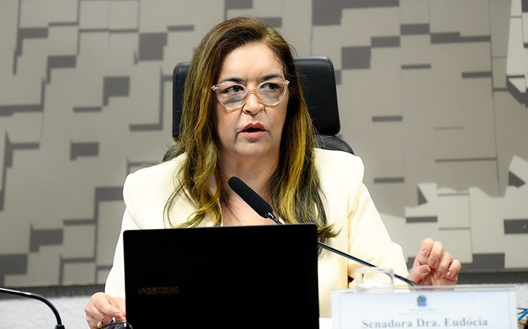 Subcomissão debate na terça financiamento para vacina contra o câncer