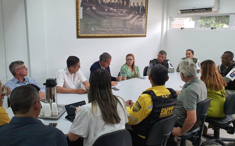 Hospital de Emergência do Agreste integra rede de apoio para fortalecer prevenção a acidentes de trânsito