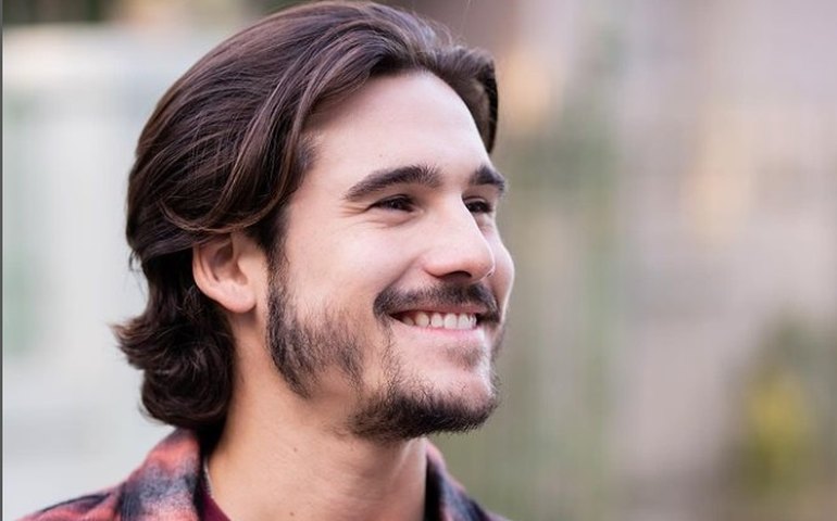 Nicolas Prattes mostra treino de boxe com filho de Adriana Esteves e brinca entre golpes: 'Perder a amizade, nunca'