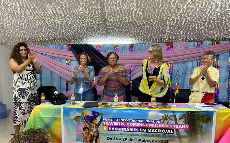 Encontro Nacional de Travestis, Homens e Mulheres Trans e Não-Bináries reune mais de 150 participantes