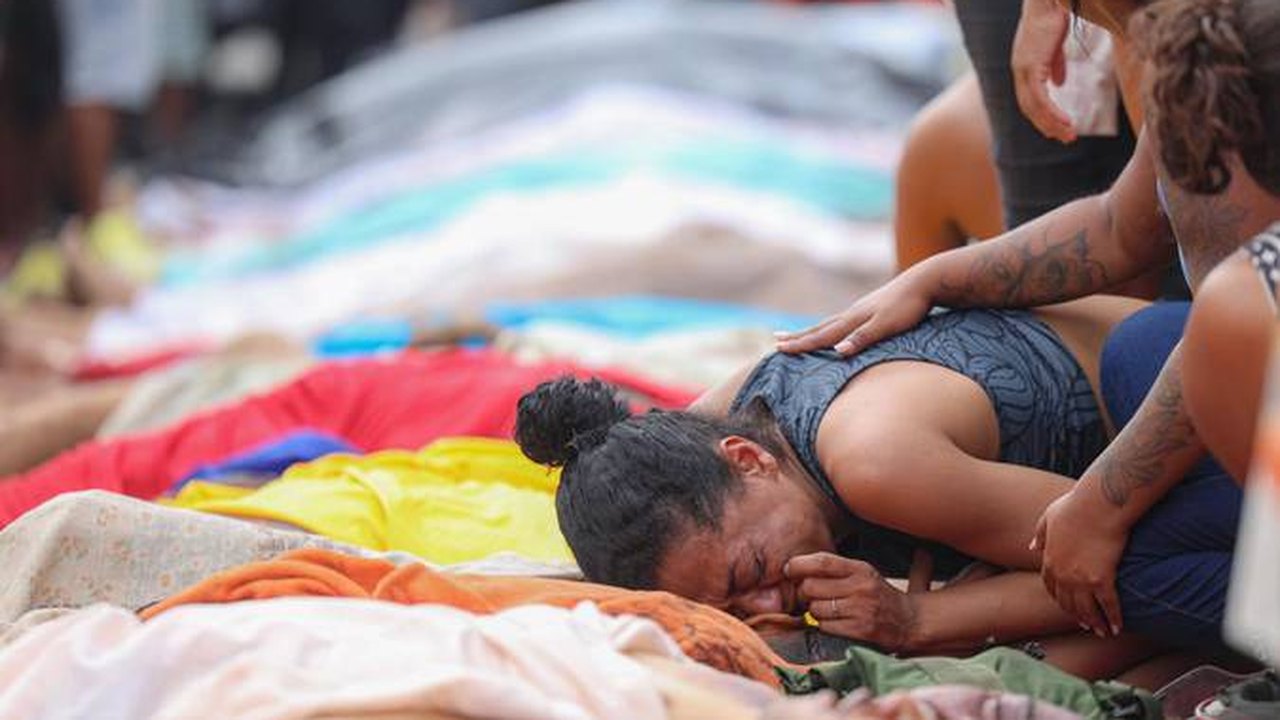 'Meu sobrinho não tinha um tiro no corpo', afirma tia de jovem morto em megaoperação