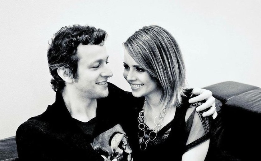 Choro, abraço e música juntos: fãs falam sobre Sandy e Lucas no 'Altas horas'